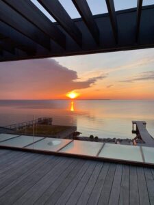 Terrasse og badebro i Vedbæk ved øresund